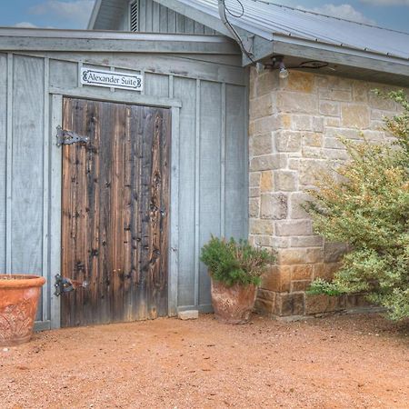 Romantic Oasis With Hot Tub Near Fred And Wineries! Fredericksburg Kültér fotó