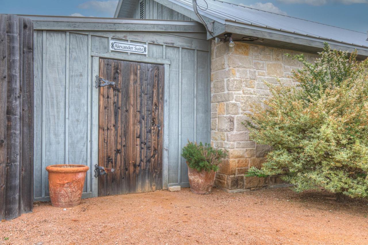 Romantic Oasis With Hot Tub Near Fred And Wineries! Fredericksburg Kültér fotó